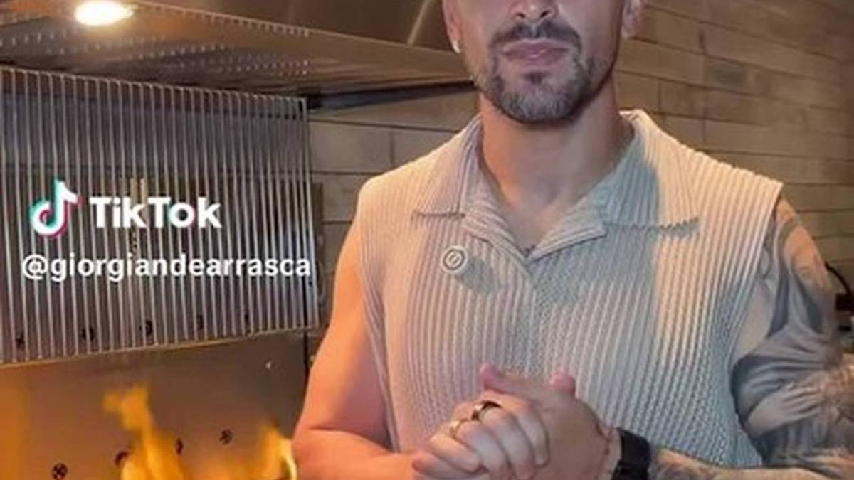 ARRASCAETA VIRA CHURRASQUEIRO E RACHA O ELENCO DO MENGÃO