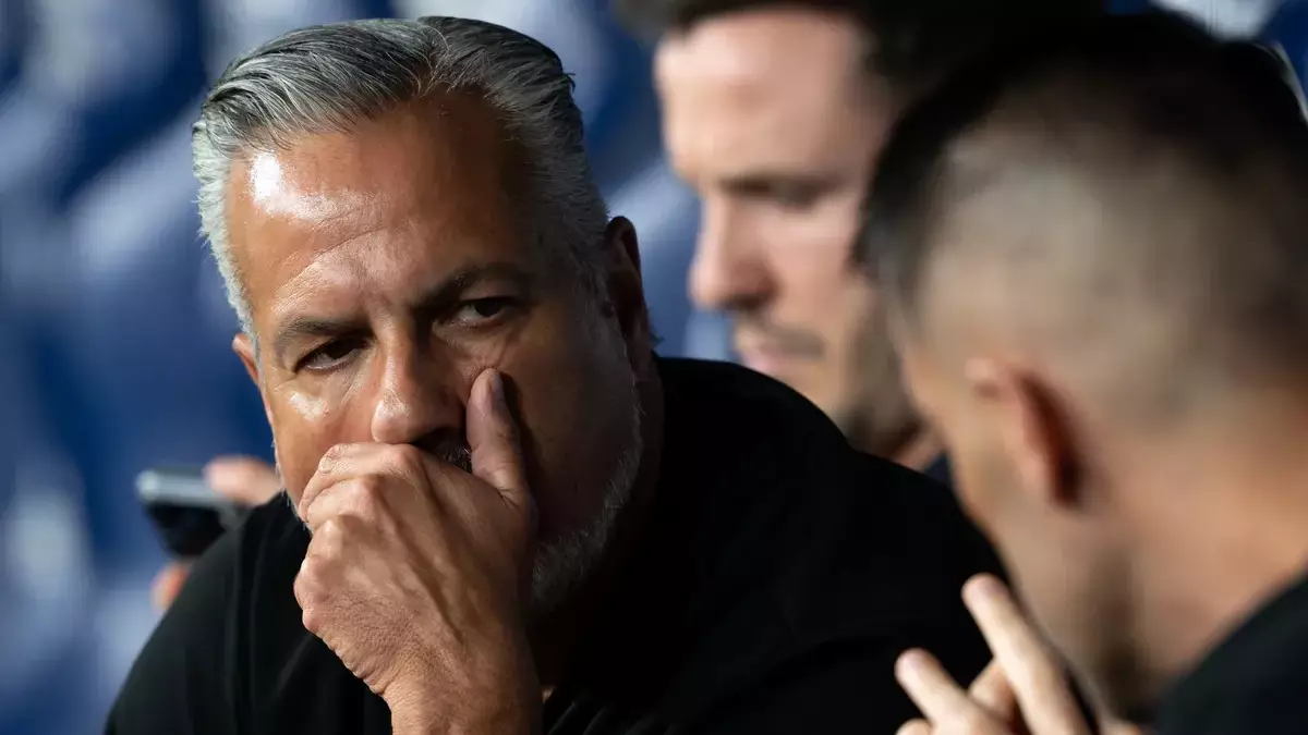 Adeus definitivo? Flamengo define futuro de Allan e negocia saída do volante em definitivo