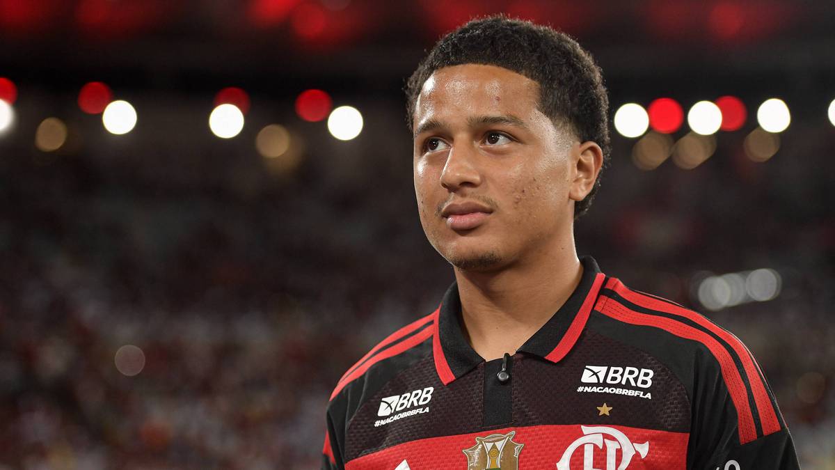 ANTHONY VALENCIA QUER SUA CHANCE: A BRIGA POR ESPAÇO NO MENGÃO
