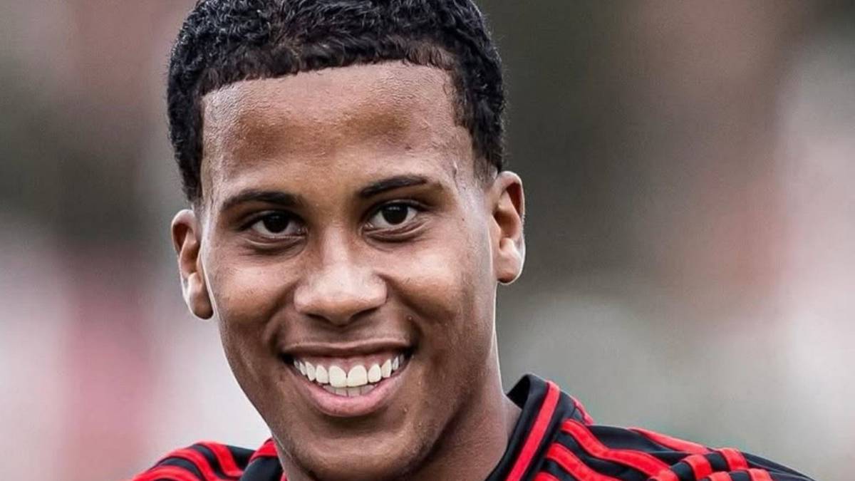 Joia da Gávea na Europa: Flamengo sela venda de Alan Santos ao Benfica e mantém fatia alta