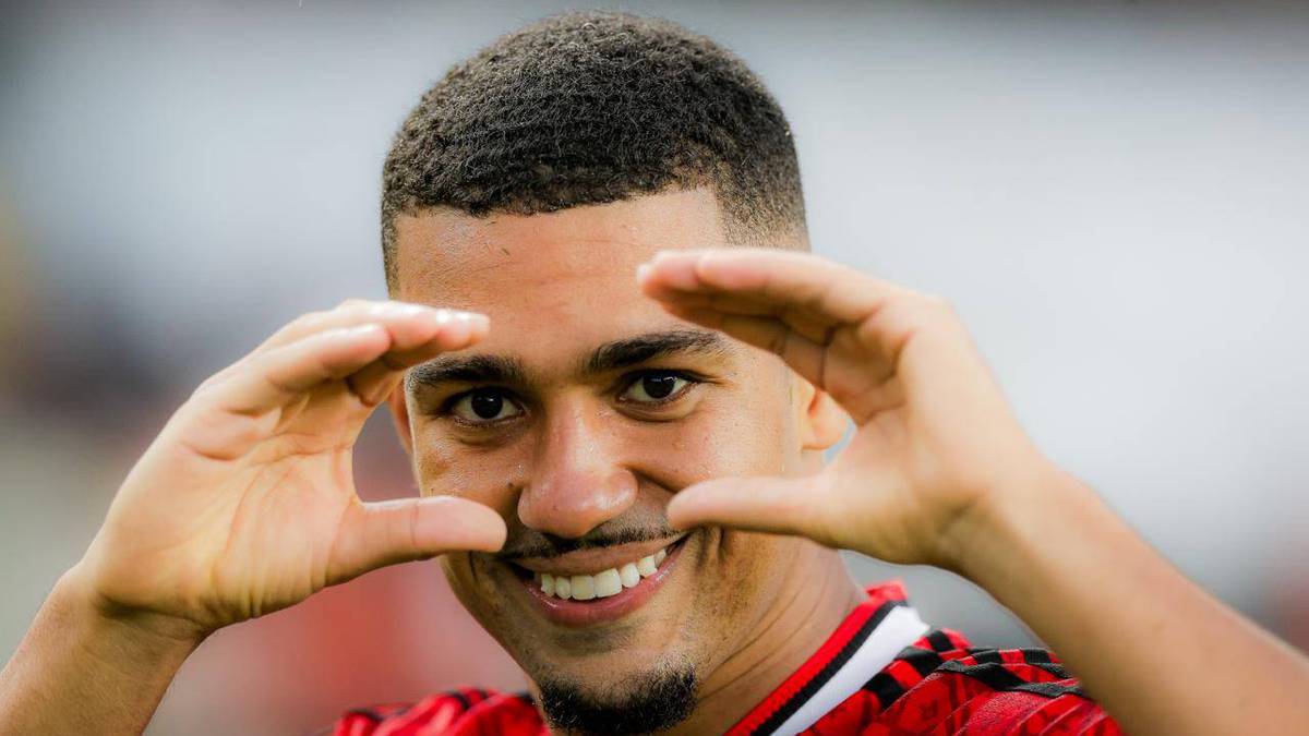 Mengão domina, bate o Remo e crava bandeira no topo da tabela do Brasileirão