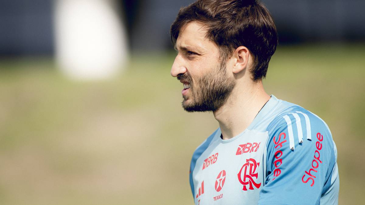 Cruzeiro sonda Matías Viña, mas Flamengo impõe condições rígidas para liberar o lateral