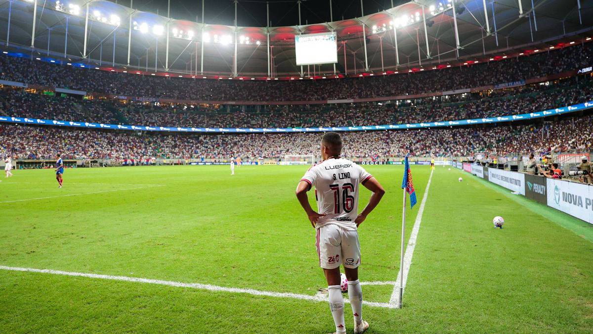 Soberano na Fonte Nova: Flamengo atropela o Bahia e consolida liderança isolada