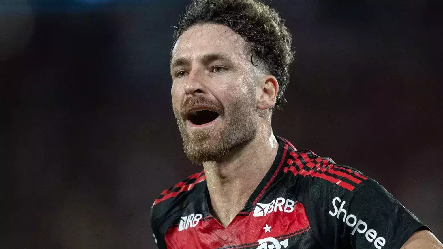 Flamengo avalia mercado na pausa e Léo Pereira recebe propostas do exterior