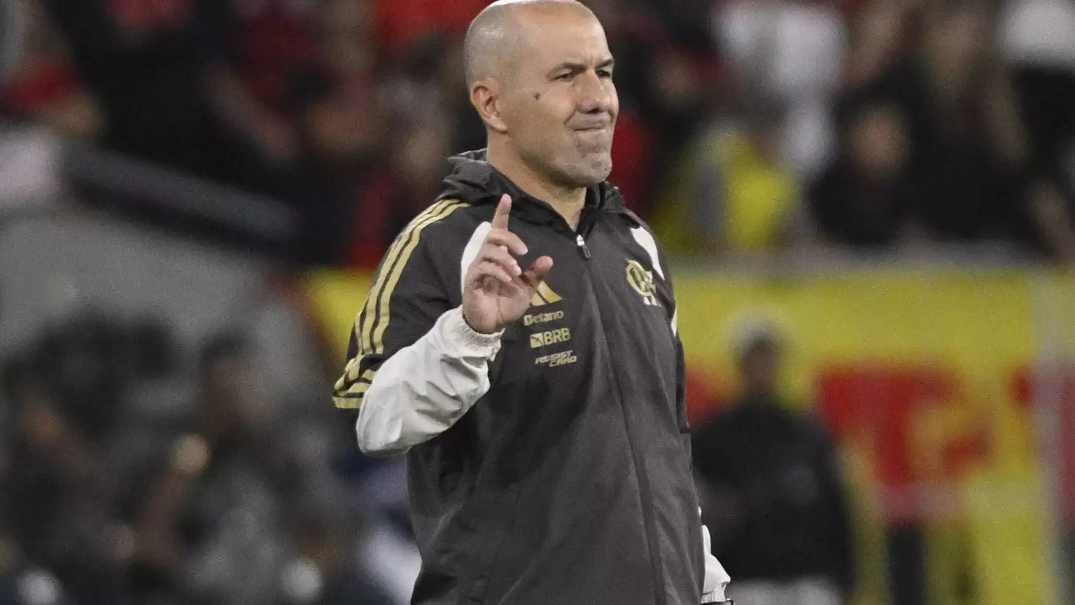Flamengo recebe o Bragantino no Maracanã com desfalques por suspensão