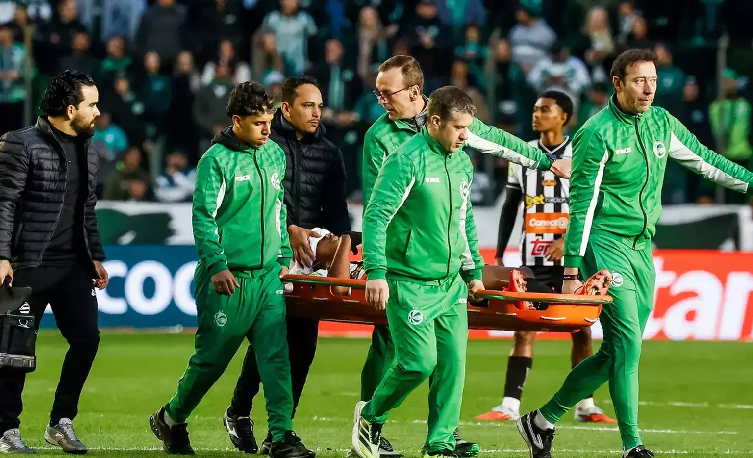 Athletic confirma trauma cranioencefálico de Carlinhos e afasta cirurgia