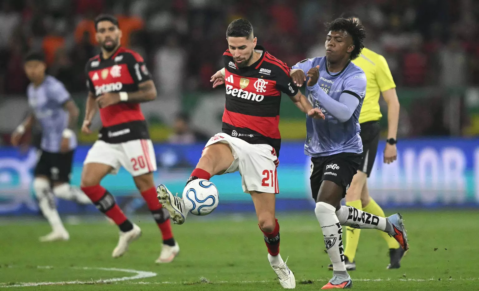 Flamengo empata com Independiente del Valle e garante vaga nas semis