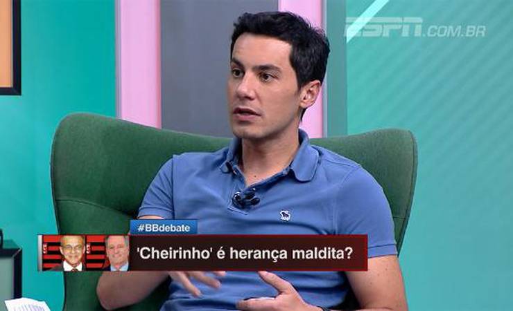 Flamengo: Árbitro relata na súmula que jogadores foram atingidos por copos arremessados pela torcida