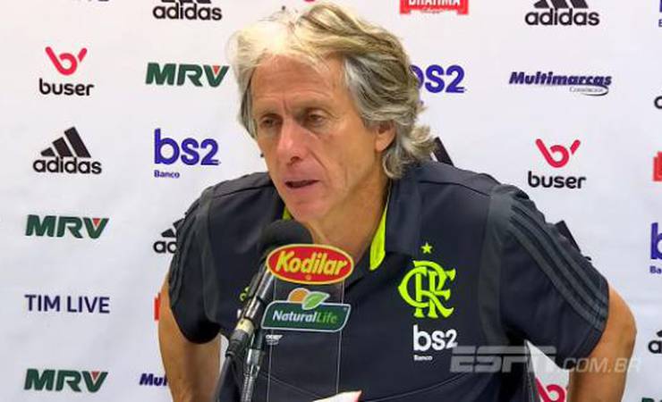 Rafinha elogia atuação do Flamengo e vê superioridade sobre o Botafogo