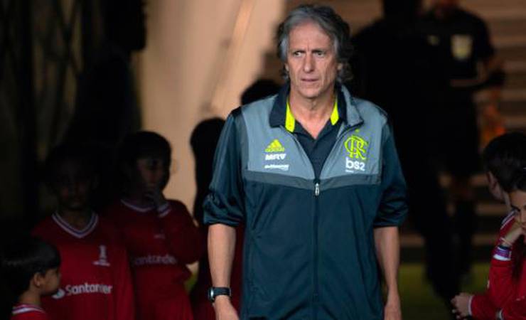Gabigol pode jogar pelo Flamengo? Em Portugal, Jorge Jesus se acostumou a 'blefar' em jogos importantes