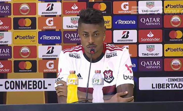 Jorge Jesus se empolga e diz que Flamengo joga melhor futebol do Brasil e tem maior torcida do mundo