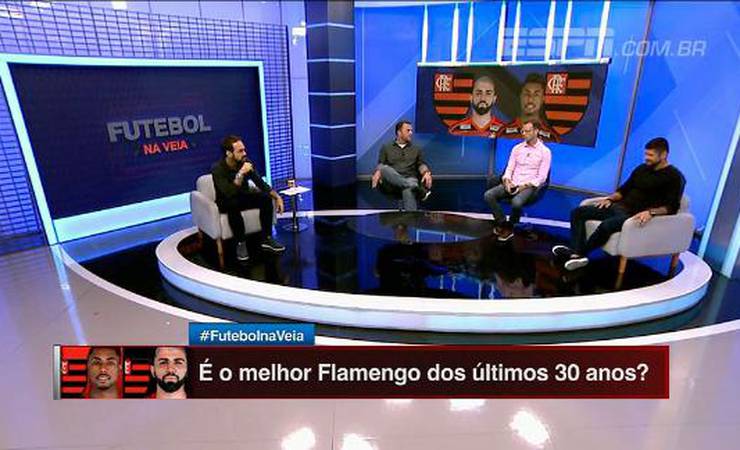 Flamengo é multado pela Conmebol por falta de gandulas e uso irregular de escudo