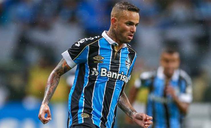Flamengo: Visando duelo com o Grêmio, Rafinha treina de máscara no Ninho do Urubu