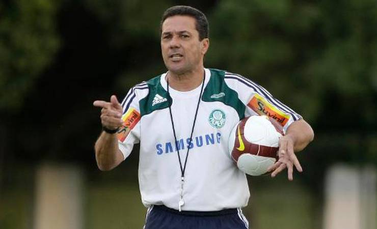 Palmeiras: Luxemburgo levantou poucas taças e teve desempenho irregular desde saída do clube, há dez anos