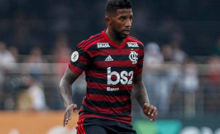 Flamengo e Internacional avançam em acordo por empréstimo de Rodinei