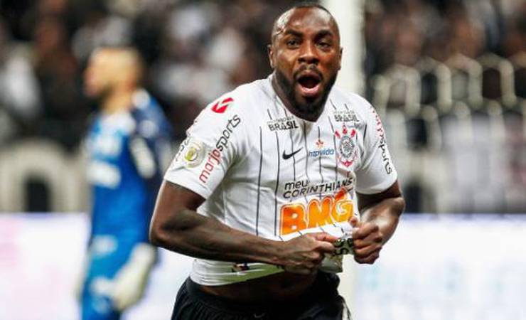 Gabigol encontra Luan e manda recado: 'Boa sorte no Timão'