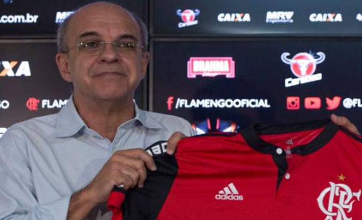 Sem pagar Flamengo e São Paulo, Adidas consegue 'socorro' de mais de R$ 17 bilhões na Alemanha