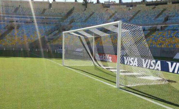 Redes dos gols do Maracanã viram pulseiras em lote limitado e boleiros aderem a moda