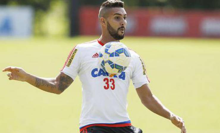No mercado, Frauches detalha passagem na Tailândia e revela 'mágoa' nos tempos de Flamengo
