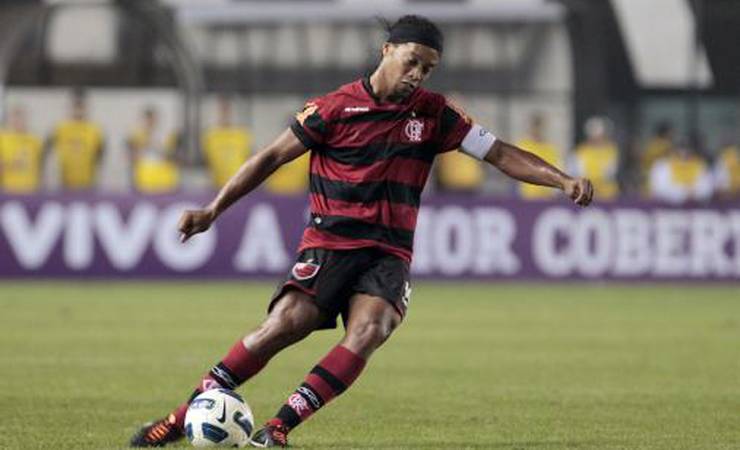 Ronaldinho Gaúcho escolhe lado em final da Libertadores: 'Fla tem todas as possibilidades de conquistar'