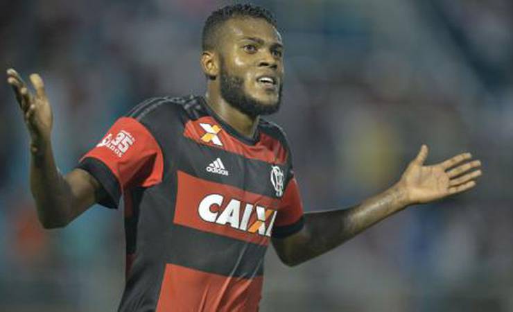 Justiça condena Flamengo a pagar R$ 1 milhão por dívida com atacante Marcelo Cirino