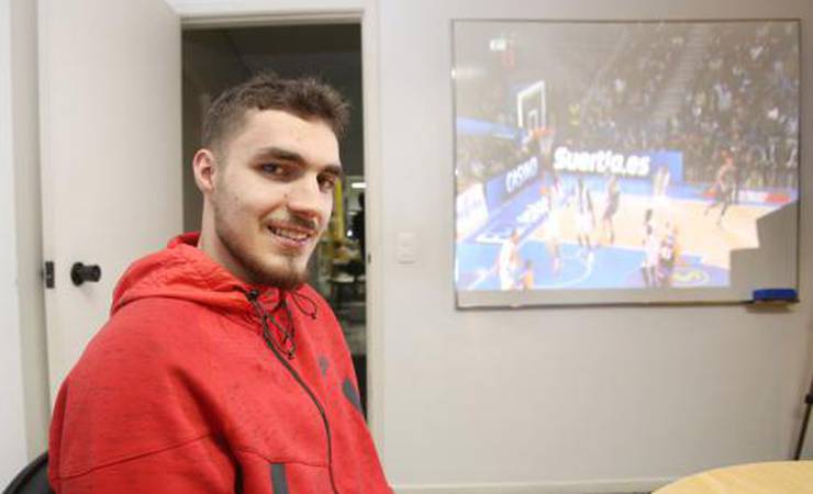 Fla anuncia a contratação de ala-pivô que estava no basquete espanhol