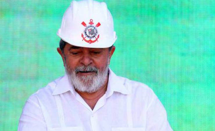 Lula traça paralelo entre futebol e política, cita clubes e até Pelé