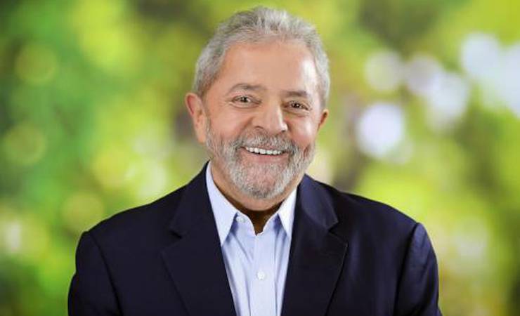 Lula chama Vasco de 'maior do Rio' e entra em campanha por ambulantes de São Januário