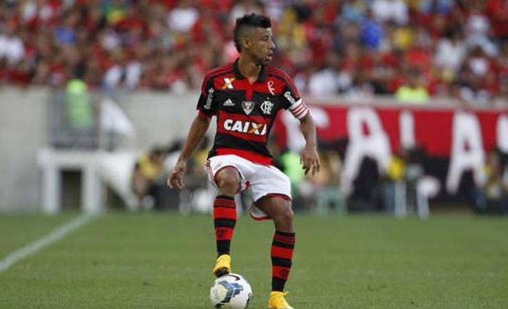 VÍDEO: Léo Moura lamenta sua saída do Flamengo: "Me arrependo muito"