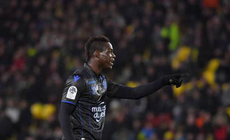 Flamengo apresenta oferta e agora aguarda resposta de Mario Balotelli
