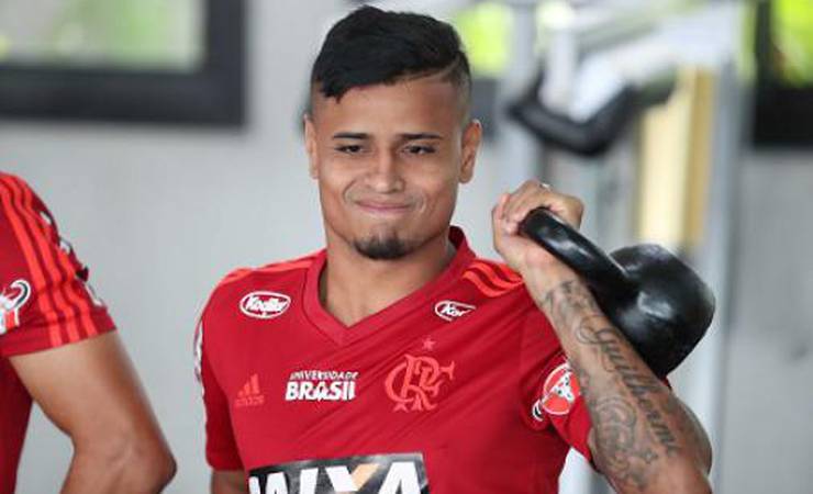 Flamengo é condenado na Justiça a pagar dívida a Everton; veja detalhes