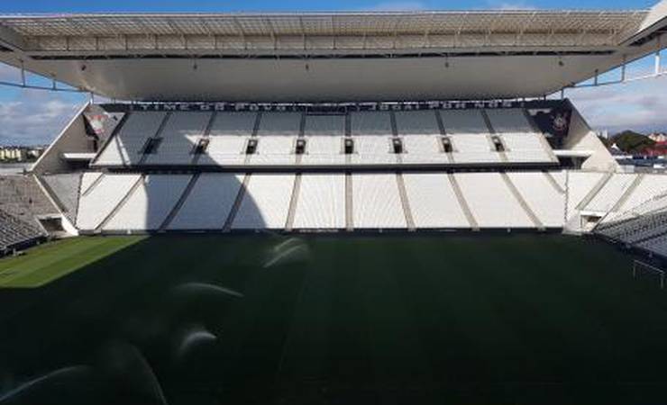 Corinthians e Flamengo se enfrentam em dose tripla neste domingo