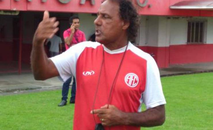 Luiz Gomes: 'Luizinho se foi antes de levar o América à Primeira Divisão'
