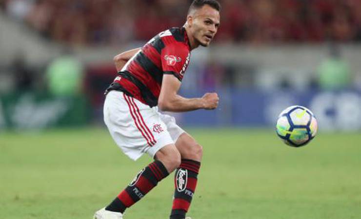 'Quando a torcida fala com treinador, fala com todos nós', diz Renê