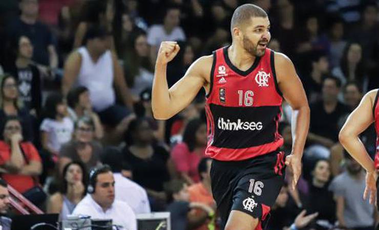 Olivinha vê fim do NBB como uma 'decisão correta' e manda mensagem à torcida do Flamengo