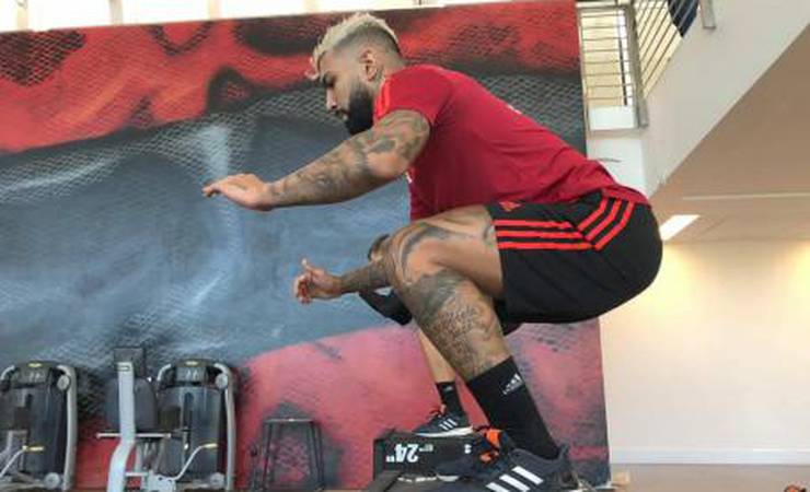 Flamengo se reapresenta; Gabigol e Rodrigo Caio trabalham na academia