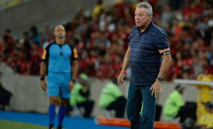 Abel dispara contra dirigentes do Fla: 'O que não suporto é traição'