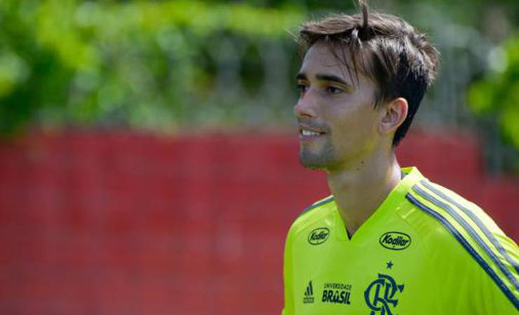 Após 12 anos de Flamengo, goleiro César defenderá clube de Portugal
