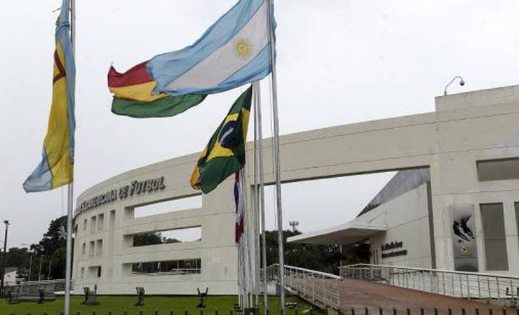 Conmebol propõe à Fifa aumento na duração do intervalo das finais da Copa Libertadores e Sul-Americana