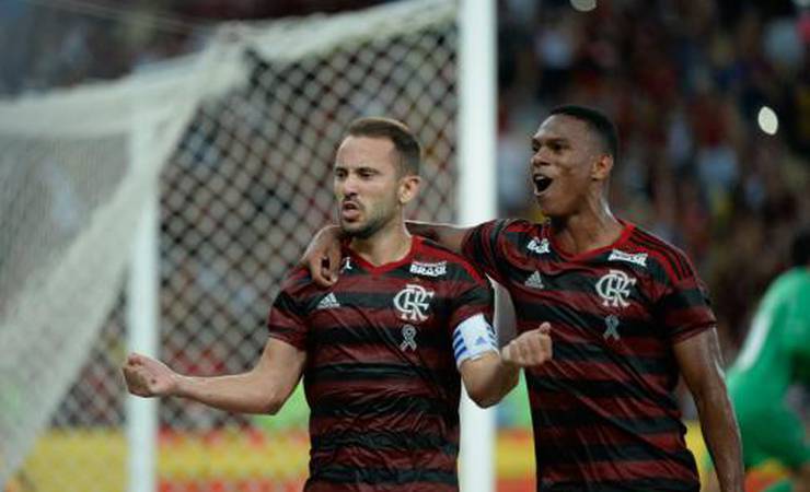 Decisivo, Éverton Ribeiro lidera estatística ofensiva no Brasileirão