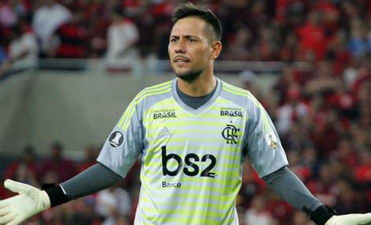 Diego Alves não se recupera e será desfalque do Fla contra o Peñarol