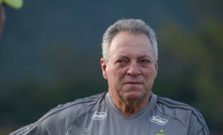 BAP confirma busca por Rafinha e Filipe Luís, e banca Abel no Flamengo