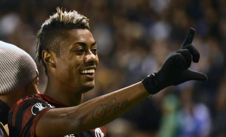 Bruno Henrique destaca mudanças de Jesus e explica 'esforço' do técnico