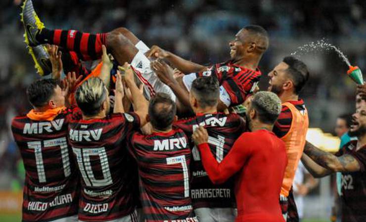 Há um ano, Flamengo dava o primeiro passo pelo hepta e via ídolo encerrar a carreira