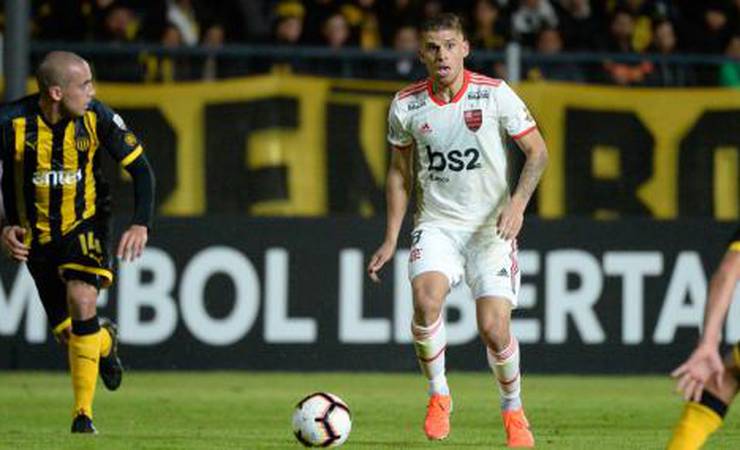 Cão de guarda: Cuéllar é o líder de desarmes do Fla na Libertadores