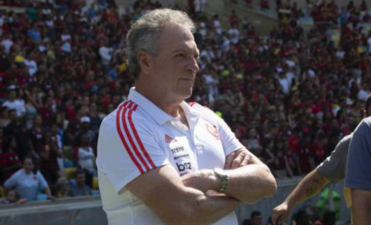 Abel sai em defesa de Diego, mas diz que meia não treinou pênaltis no Fla
