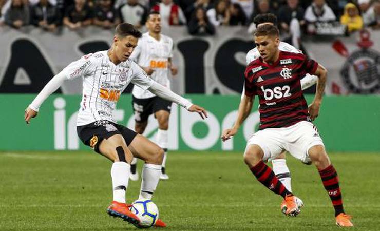 Cuéllar prega cautela após vitória do Flamengo: 'Ainda não classificamos'