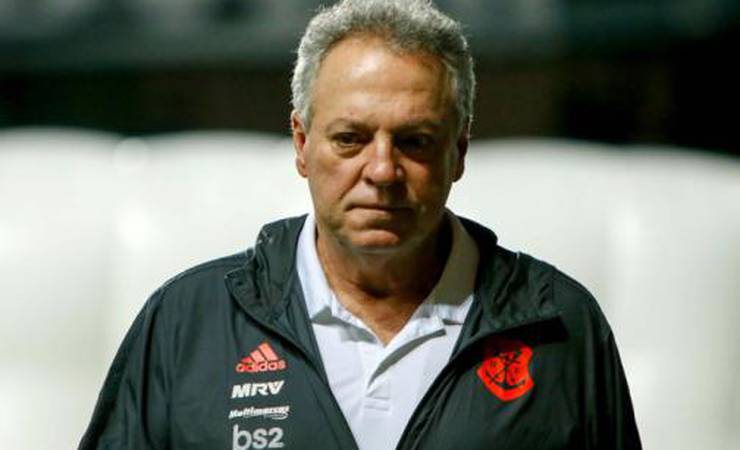 Abel quebra o silêncio após saída do Fla e rebate Mauro Cezar: 'O que ele diz não me representa nada'