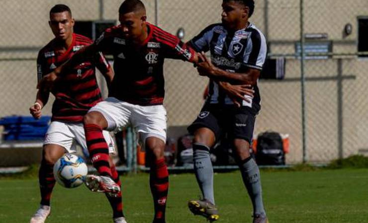 Flamengo vence Botafogo e está na final da Taça Guanabara Sub-20