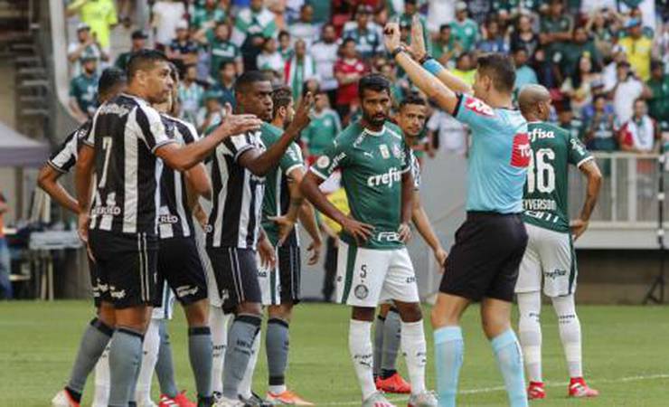 Dando o que falar: as polêmicas do VAR até agora no Brasileirão